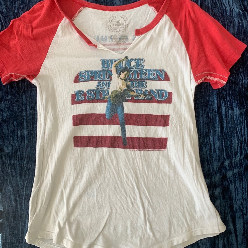 Lot of 6 graphic tees (4 trunk ltd 2 chaser)